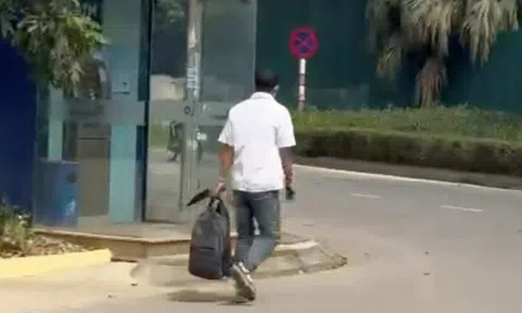 Điều tra nghi án người đàn ông cầm dao cướp ngân hàng ở Hà Nội