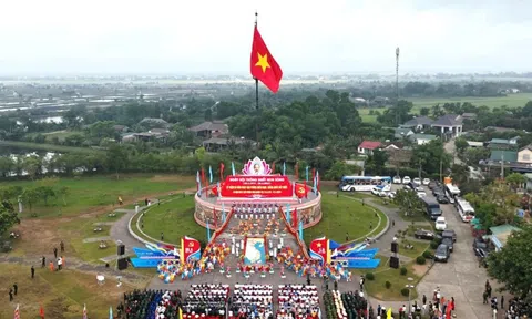 Quảng Trị trang trọng tổ chức lễ thượng cờ Thống nhất non sông