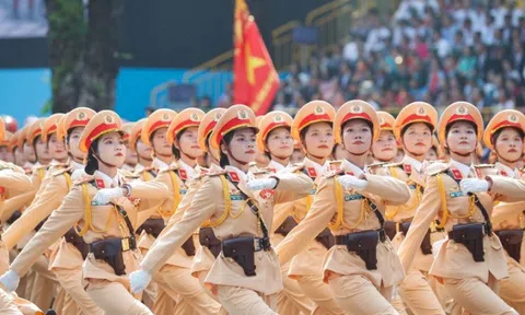 Chùm ảnh: Lực lượng công an tham gia diễu binh, diễu hành kỷ niệm 50 năm thống nhất đất nước