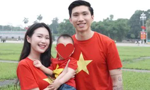 Gia đình Văn Hậu - Doãn Hải My tung bộ ảnh xịn xò mừng 30/4, được khen "gấp 3 visual", "gấp 3 lòng yêu nước"