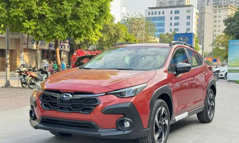 Subaru Crosstrek giảm tới 139 triệu đồng tại đại lý: Bản hybrid giảm nhiều nhất nhưng vẫn đắt ngang Santa Fe tầm trung