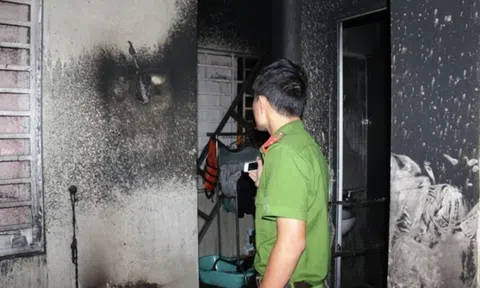 Điều tra vụ 2 cha con tử vong bất thường trong căn nhà khóa trái