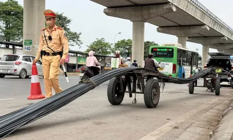 Hà Nội: Xử lý gần 250 triệu đồng vi phạm liên quan xe tự chế, chở hàng cồng kềnh