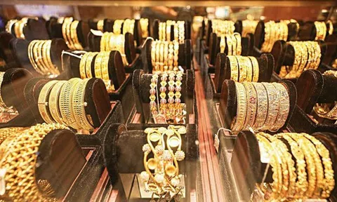 Giá vàng thế giới rơi thẳng đứng