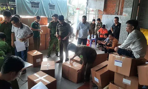 Phát hiện kho hàng gần 8 tấn thực phẩm chức năng không rõ nguồn gốc