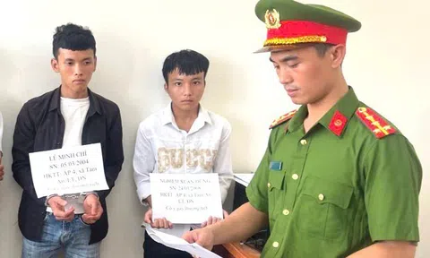Khởi tố 2 đối tượng gây án sau "cú" nẹt pô