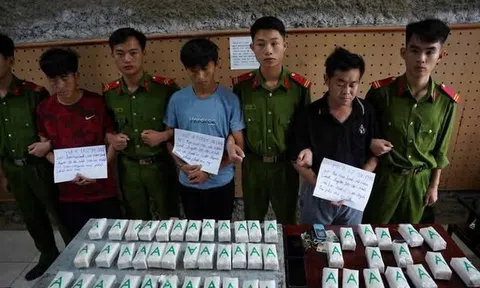 Điện Biên: Bắt giữ 3 đối tượng vận chuyển 17 bánh ma túy tổng hợp