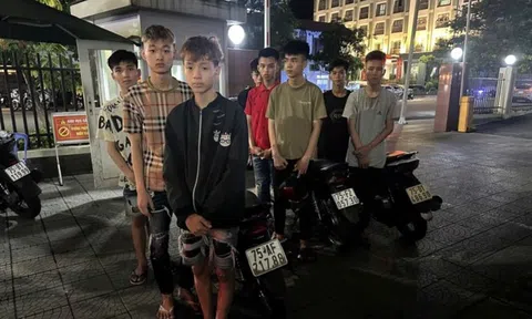 Tóm gọn 11 thanh thiếu niên mang dao, súng ná náo loạn đường phố trong đêm