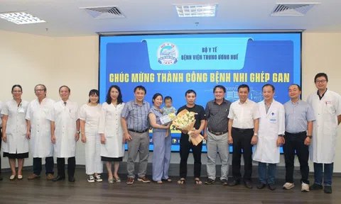 Bệnh nhi 15 tháng tuổi ghép gan tại Bệnh viện Trung ương Huế hồi phục kỳ diệu, xuất viện khỏe mạnh