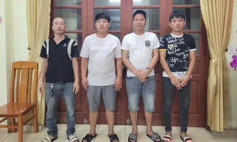 Tạm giữ 4 người chặn xe khách vì tranh giành tuyến lốt ở Nam Định
