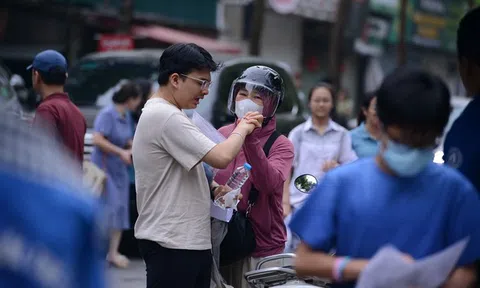 Đề thi, đáp án môn Toán thi vào lớp 10 tại Hà Nội năm 2025