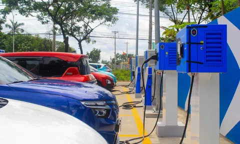 Trạm sạc xe điện phủ khắp nơi, tốc độ triển khai gấp đôi dự kiến, kế hoạch 10.000 tỷ của ông Phạm Nhật Vượng dần thành hiện thực