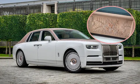 ‘Con nhà người ta’ tặng bố Rolls-Royce Phantom độc bản thêu ren thủ công 230.000 mũi, đổi màu, lấp lánh theo ánh sáng