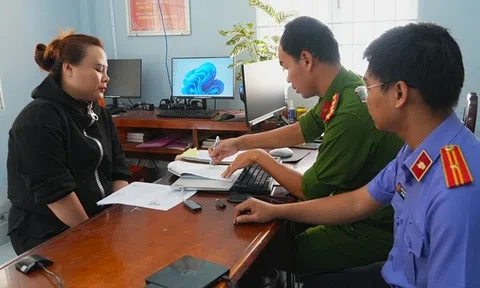 Không trả lại 100 triệu đồng cho người chuyển khoản nhầm, cô gái bị khởi tố