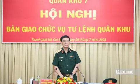Đại tướng Phan Văn Giang chỉ đạo nâng cao sức mạnh tổng hợp của Quân khu 7