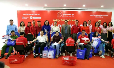 Ngày hội 'Sắc đỏ Tây Đô' và tôn vinh người hiến máu tiêu biểu