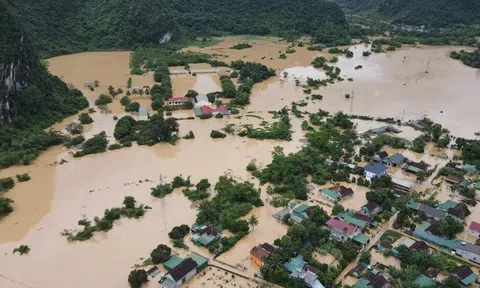 Ứng phó mưa lũ lưu vực sông Cả: Kiên quyết cấm người và phương tiện đi vào các điểm xung yếu