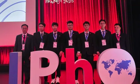 Đội tuyển Việt Nam vào top 10 cuộc thi Olympic Vật lý Quốc tế 2025