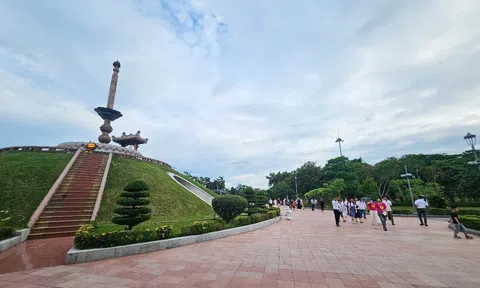 Tháng Bảy, về miền 'đất lửa' để tưởng nhớ, tri ân