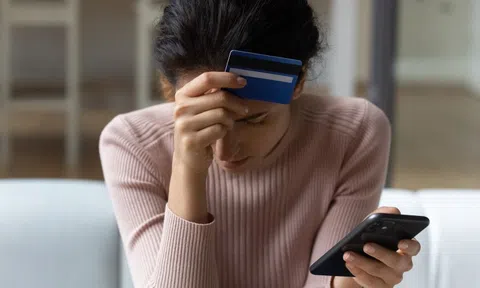 Nữ sinh "giam mình" trong nhà nghỉ để được đi du học, gia đình tỉnh táo cứu con thoát cú lừa bạc triệu