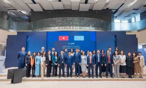 Ngân hàng Nhà nước khảo sát mô hình trung tâm tài chính quốc tế tại Trung Quốc và Kazakhstan