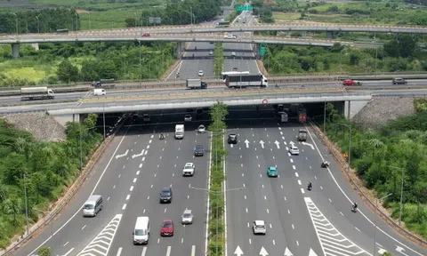 Đề xuất cấm xe tải chạy vào làn 120km/h, 100km/h trên 2 tuyến cao tốc quan trọng