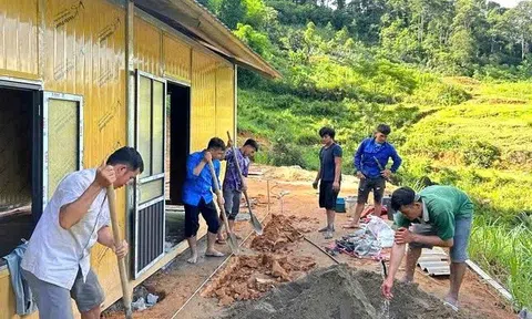 Không để hộ nghèo phải ở nhà dột nát mùa mưa bão