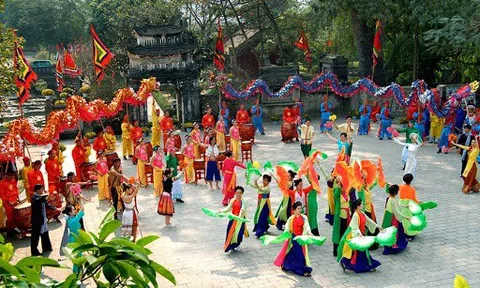 Xây dựng và phát triển văn hóa, con người Việt Nam đáp ứng yêu cầu phát triển bền vững đất nước