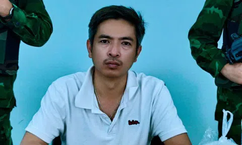 Bắt quả tang đối tượng vận chuyển 80.000 USD qua biên giới