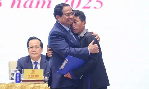 Trưởng bản Mùa A Thi: Mang tiếng nói của bản làng vùng cao đến với Thủ đô