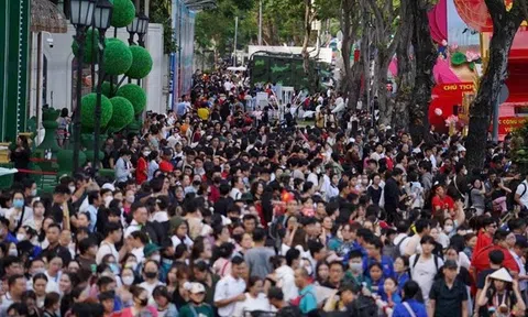 Hàng trăm đội y tế ứng trực phục vụ lễ diễu binh, diễu hành A80