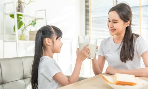 Thực phẩm bổ sung dạng sữa cho trẻ: Những điều cần hiểu đúng
