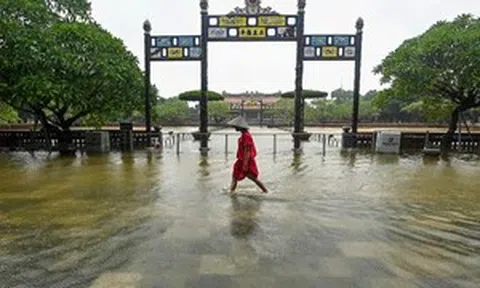 Chủ động bảo vệ du khách và các di tích trước bão Kajiki