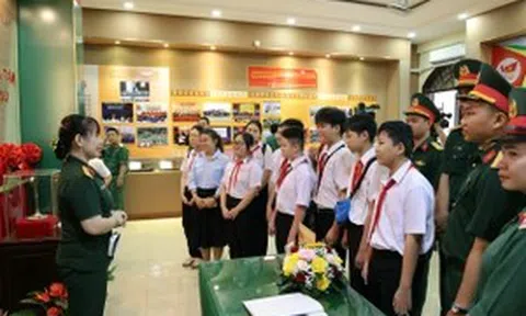 Giáo dục truyền thống yêu nước qua triển lãm ‘Mốc son lịch sử’ ở Cần Thơ