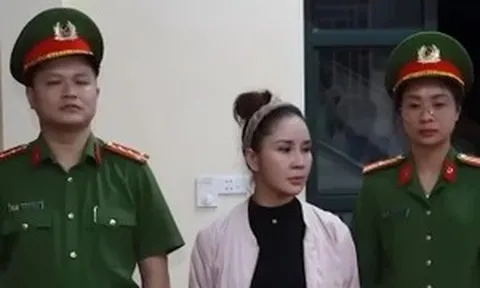 Khởi tố hiệu trưởng và kế toán vì lập khống chứng từ thanh toán thêm giờ