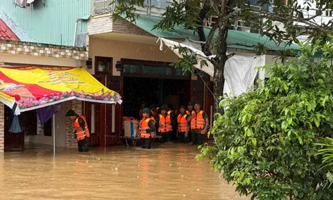 Hơn 65.000 hộ dân tại TP. Đà Nẵng bị ngập do mưa lũ