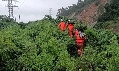 EVNCPC huy động toàn lực khắc phục sự cố điện do mưa lũ