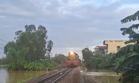 Khôi phục tuyến đường sắt Bắc-Nam qua Huế