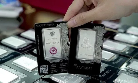 Giá bạc hôm nay 31/10 bật tăng mạnh